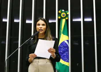 Yandra Moura destaca Campanha “Carnaval Sem Assédio” e lançamento da Frente para o Fortalecimento da Mulher