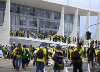 Moraes mandar soltar mais 130 acusados de atuação no ataque golpista de 8/1
