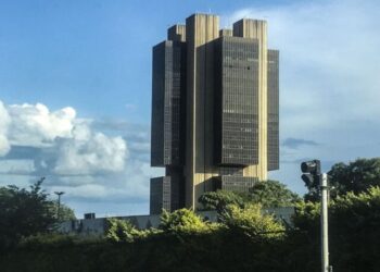 Mercado financeiro eleva projeção da inflação de 5,9% para 5,96%