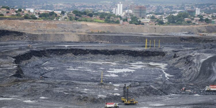 Relatório diz que mineração viveu “anos dourados” no governo Bolsonaro