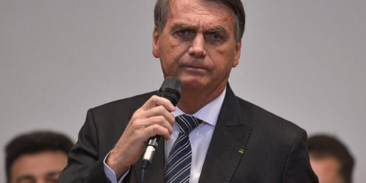 Bolsonaro acusa ‘pessoas da esquerda’ por atos antidemocráticos em Brasília