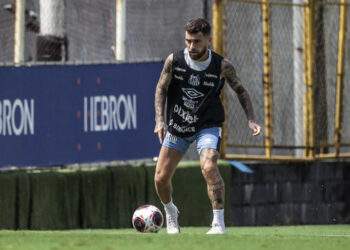 Odair Hellmann dá aval para o Santos renovar contrato do meia Lucas Lima