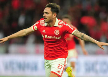 Palmeiras faz contato por Maurício e estuda investida em meia-atacante do Internacional