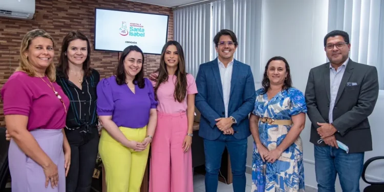 Deputada federal Yandra Moura visita Hospital Santa Isabel