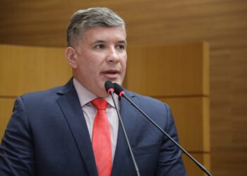 Cristiano Cavalcante pede ampliação da UPA de Neópolis