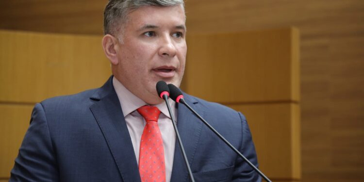 Cristiano Cavalcante pede ampliação da UPA de Neópolis