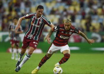 Flamengo e Fluminense jogam pelo título da Taça Guanabara
