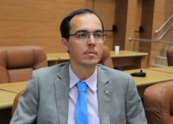 Georgeo denuncia: “Estado paga ticket-vergonha para alimentação da PM”