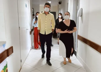 Paulo Júnior visita Santa Isabel e disponibiliza mandato para necessidades do Hospital