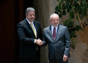 Arthur Lira adverte que reestatização da Eletrobras não será aprovada na Câmara