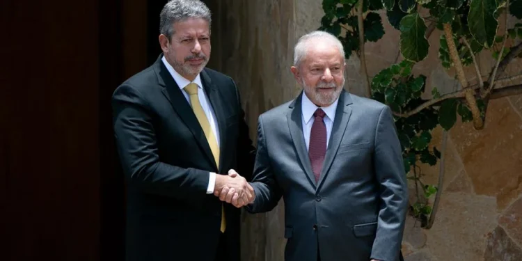 Arthur Lira adverte que reestatização da Eletrobras não será aprovada na Câmara