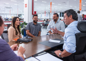 Anderson de Tuca e Yandra Moura visistam a SES