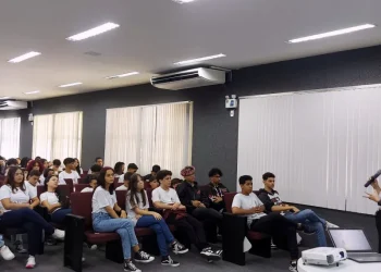 Governo de Sergipe e IFS promovem ciclo de palestras em escolas estaduais para incentivar mais mulheres na ciência