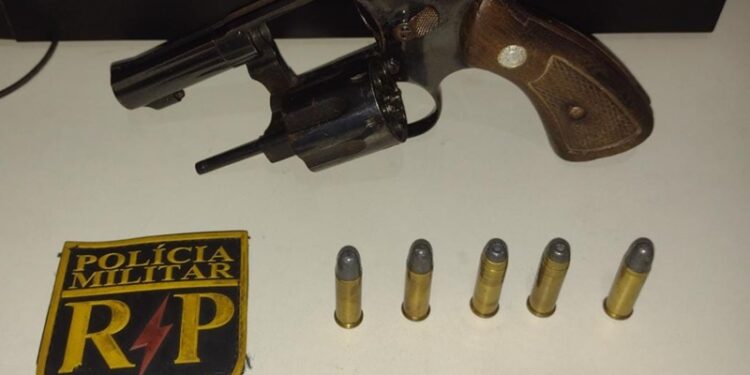 Polícia Militar apreende arma de fogo no Parque dos Faróis