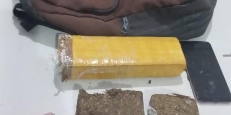 Polícia Militar prende suspeito de tráfico de drogas na Zona Sul de Aracaju