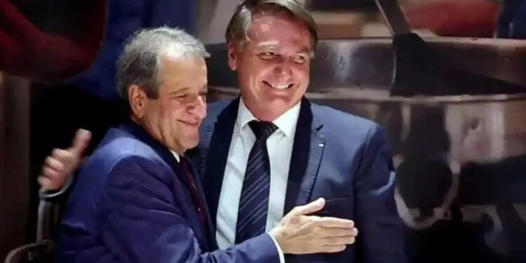 Costa Neto confirma retorno de Bolsonaro ao Brasil, e equipe vai ao PL para preparar chegada
