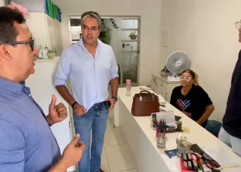 Sérgio Reis visita GACC e APAE de Lagarto para ouvir demandas das instituições
