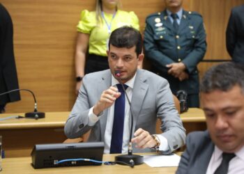Paulo Júnior volta a destacar serviços da Deso na Assembleia