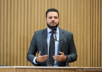 Anderson de Tuca cria o PL de aplicativo S.O.S. Mulher Protegida