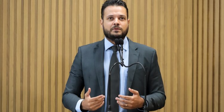 Anderson de Tuca cria o PL de aplicativo S.O.S. Mulher Protegida