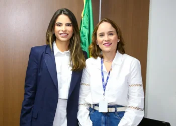 Yandra leva demanda de municípios sergipanos à presidente do FNDE