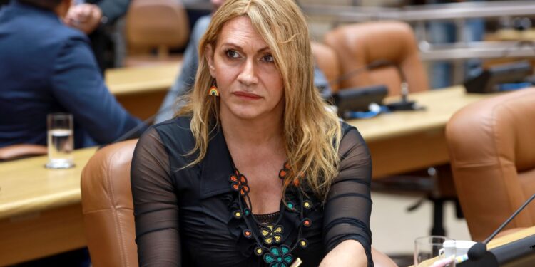 Linda Brasil ressalta falta de vagas em escolas e creches de Sergipe