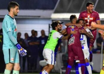 Água Santa faz história, elimina RB Bragantino e está na final do Paulistão