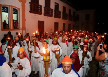 Após quatro anos, procissão do Fogaréu volta a ser realizada em São Cristóvão