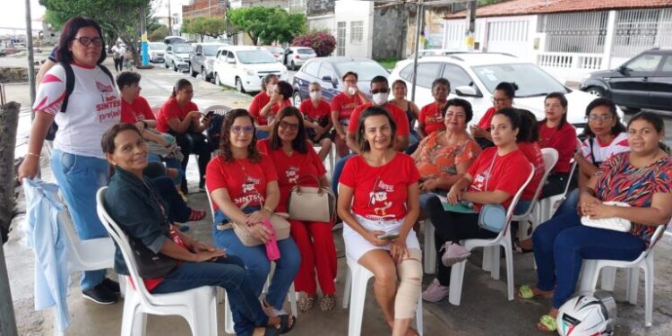 Professores paralisam atividades na Barra dos Coqueiros