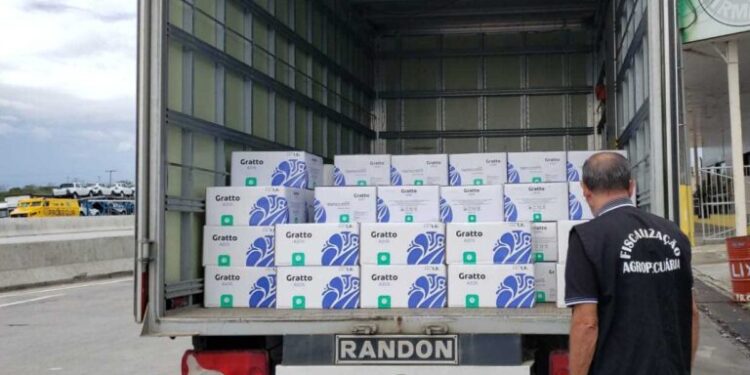 Fiscais impedem entrada de carga clandestina de agrotóxicos em Propriá