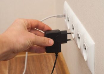 Chuvas: Energisa orienta sobre cuidados com a rede elétrica