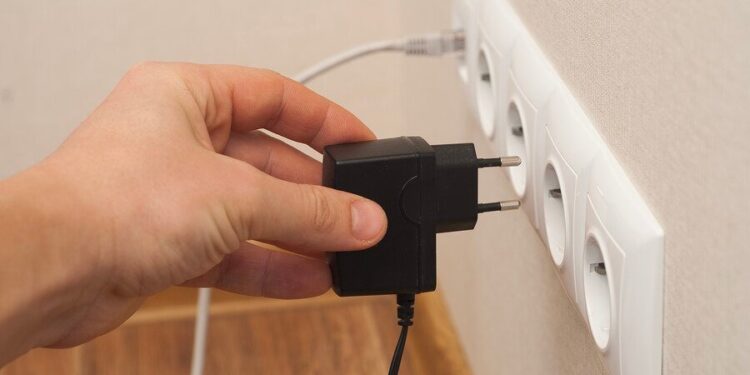 Chuvas: Energisa orienta sobre cuidados com a rede elétrica