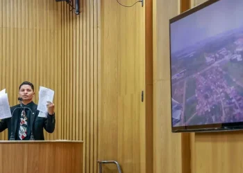 Soneca desaprova projeto habitacional e pede compreensão de Edvaldo