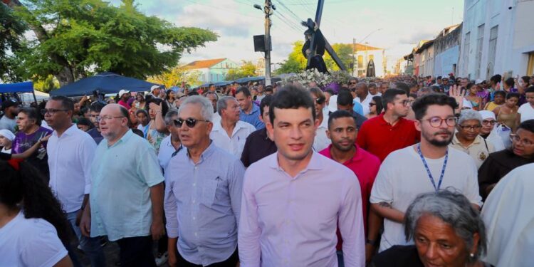 Paulo Júnior participa de Romaria de Passos e destaca importância da celebração