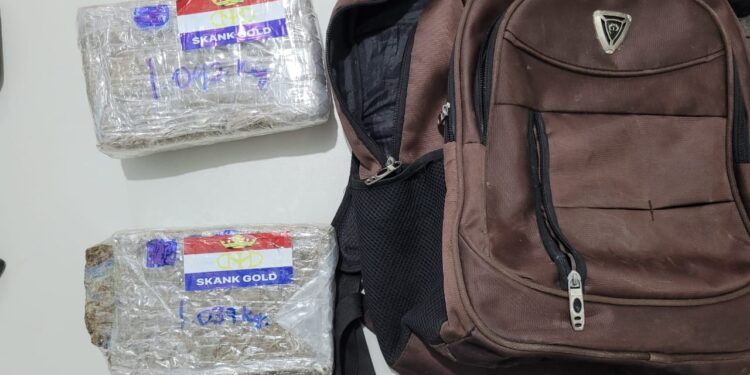 Polícia Civil flagra suspeito de tráfico de drogas em Aracaju