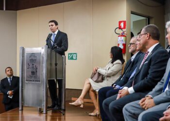 Governador empossa novo procurador-geral do Estado, Carlos Pinna de Assis Júnior