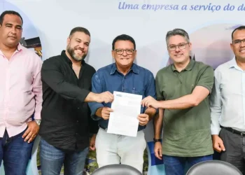 Senador Alessandro Vieira entrega veículos para auxiliar na proteção à população da Barra dos Coqueiros