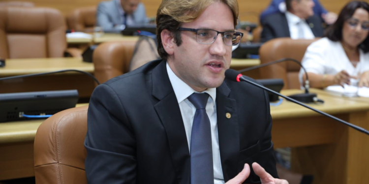 Marcelo Sobral vota a favor da redução do ICMS em Sergipe