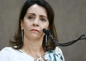 Não tenho dois lados. Sou oposição, afirma vereadora Emília Corrêa