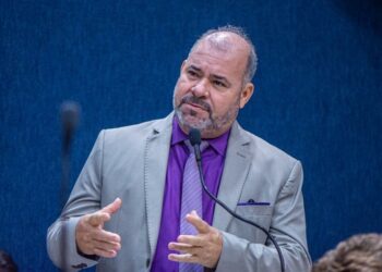 “Prefeitura terceirizando atividade fim é prefeitura fraca”, afirma Isac