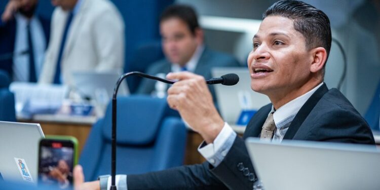 Soneca vibra com projeto que institui escolas públicas em tempo integral