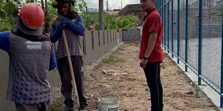 Soneca fiscaliza obras da Praça João Paulo II, no bairro São Carlos