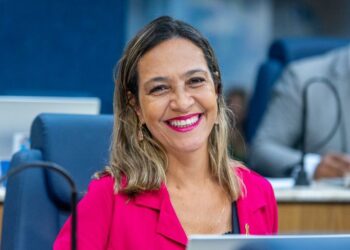 Sheyla cobra ampliação de creche no Jardim Esperança