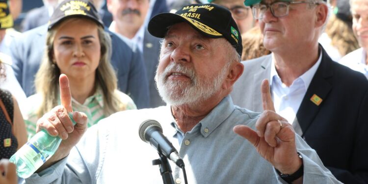 Lula demonstra, mais uma vez, insatisfação com juros altos