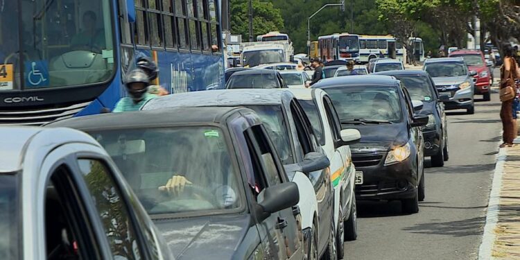 Prazo do licenciamento anual 2023 com 10% no IPVA termina dia 31