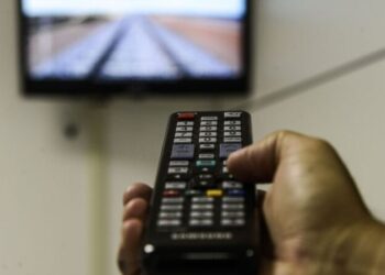 Famílias de baixa renda podem solicitar parabólica digital gratuita