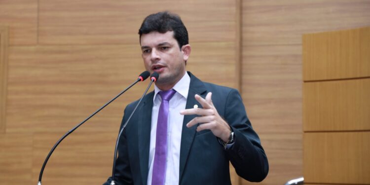 Deputado Paulo Jr. protocola Indicação sobre antecipação de matrículas
