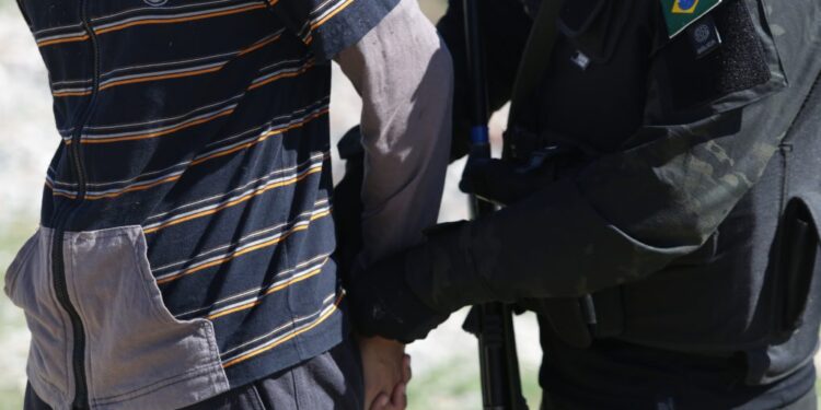 Polícia Civil prende suspeito de roubo em Pirambu