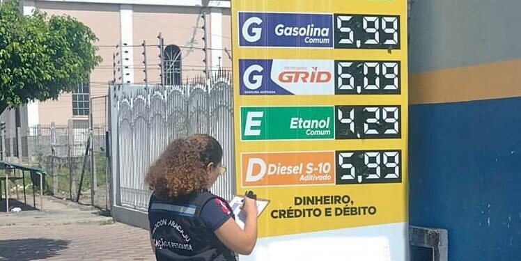 Procon divulga preços de combustíveis em Aracaju