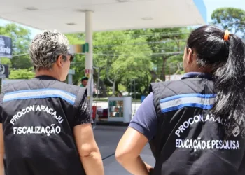 Procon Aracaju fiscaliza os postos de combustíveis da capital